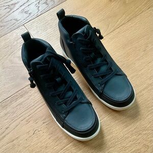 NWT Billy Footwear Sneakers Mid Top Black Easy On/Off Zipper Women’s 7.5